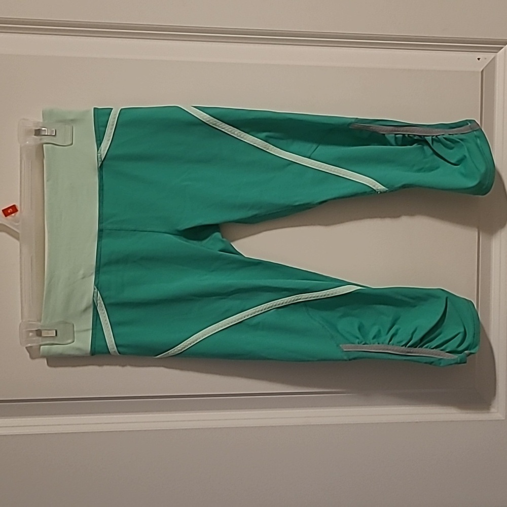 Lululemon run pace crops